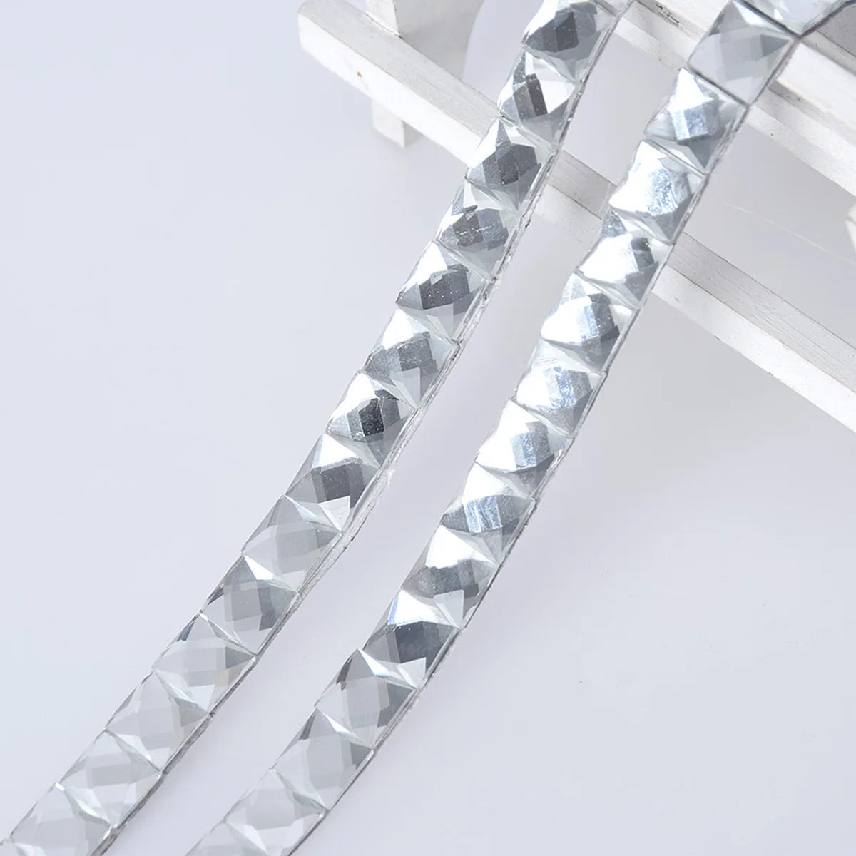 2M DIY White Self-adhesive Mosaic Three-dimensional Glass Drill Sticker Single Particle 1CM For Door and Window Renovation